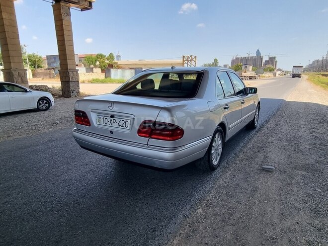Mercedes E 240 1998, 300,000 km - 2.4 l - Bakı