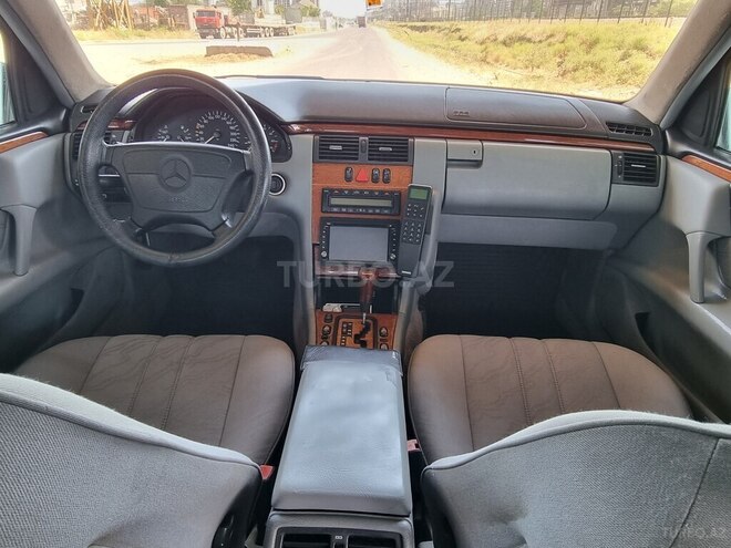Mercedes E 240 1998, 300,000 km - 2.4 l - Bakı