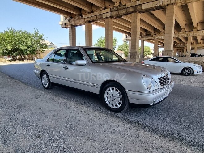 Mercedes E 240 1998, 300,000 km - 2.4 l - Bakı