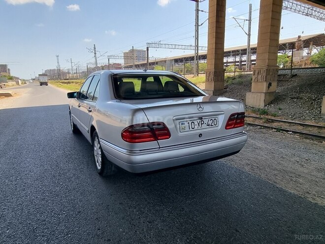 Mercedes E 240 1998, 300,000 km - 2.4 l - Bakı