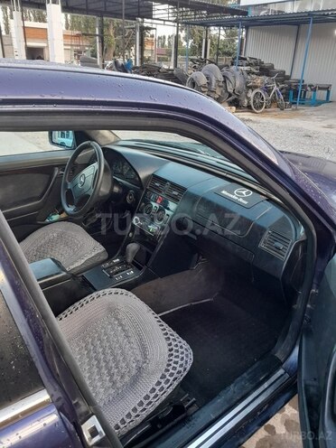 Mercedes C 220 1995, 243,728 km - 2.2 л - Xaçmaz