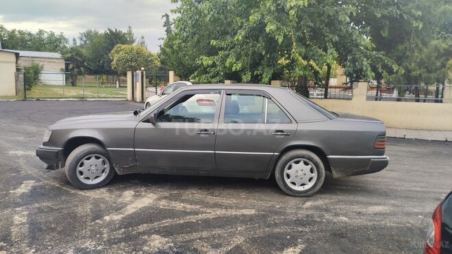 Mercedes E 230 1990, 580,000 km - 2.3 l - Ağdam