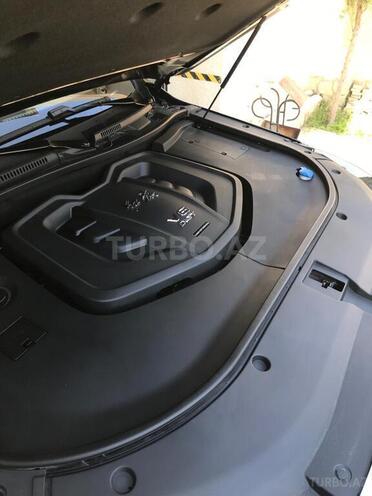 Hongqi  2020, 5,500 km - 3.0 l - Bakı