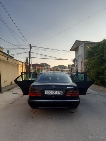 Mercedes E 270 2000, 400,000 km - 2.7 l - Bakı