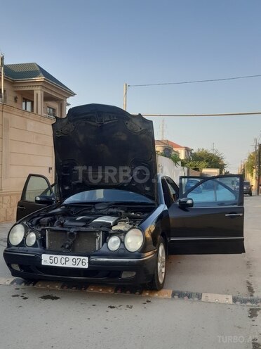 Mercedes E 270 2000, 400,000 km - 2.7 l - Bakı