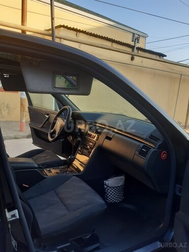 Mercedes E 270 2000, 400,000 km - 2.7 l - Bakı