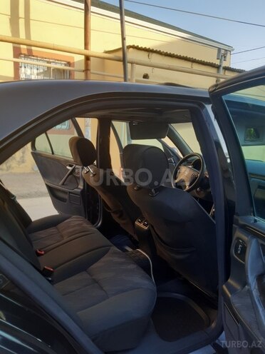 Mercedes E 270 2000, 400,000 km - 2.7 l - Bakı