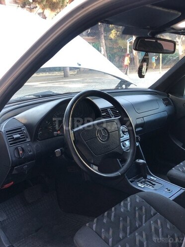 Mercedes C 180 1999, 300,000 km - 1.8 л - Bakı