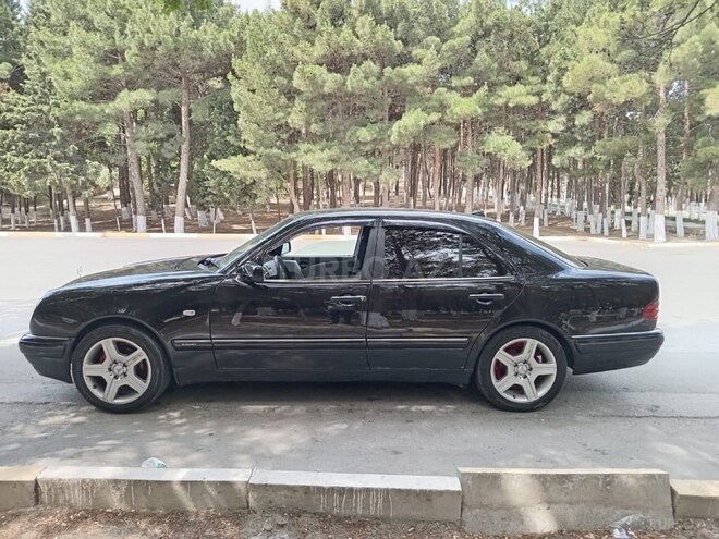 Mercedes E 230 1996, 300,000 km - 2.3 л - Sumqayıt