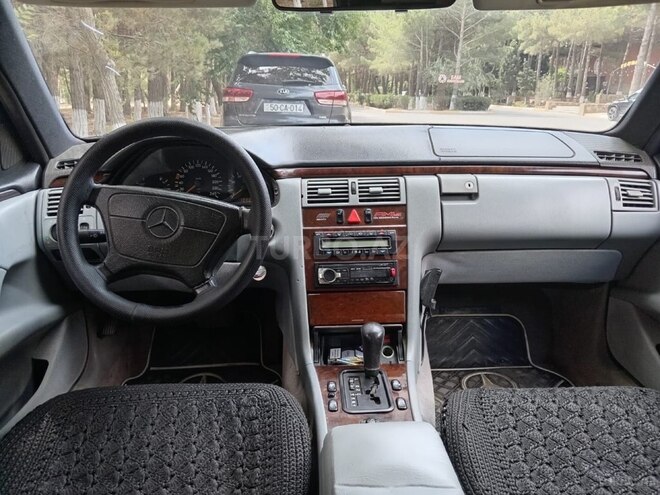 Mercedes E 230 1996, 300,000 km - 2.3 л - Sumqayıt