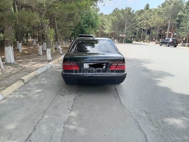 Mercedes E 230 1996, 300,000 km - 2.3 л - Sumqayıt