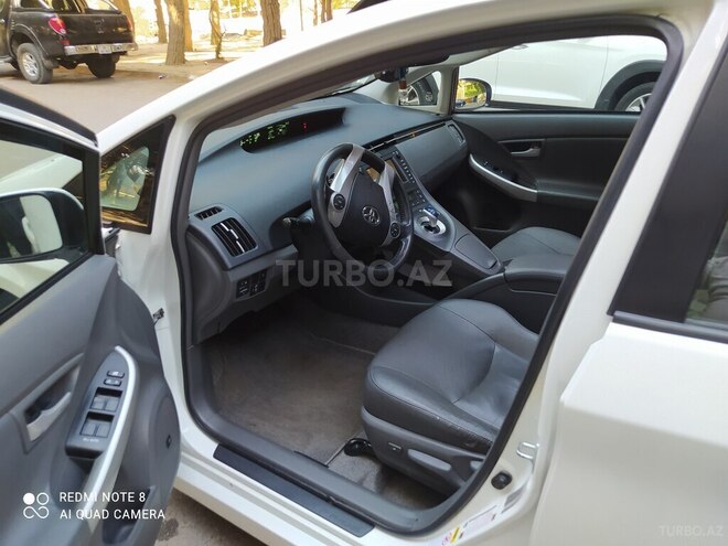 Toyota Prius 2011, 195,000 km - 1.8 l - Bakı