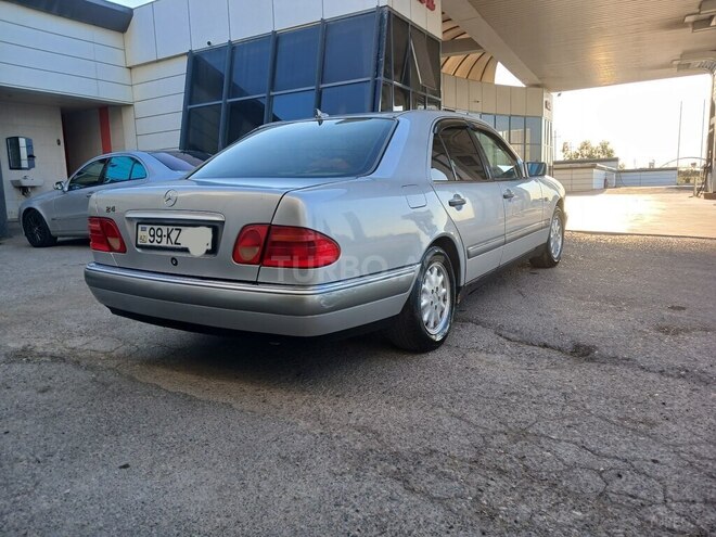 Mercedes E 240 1999, 336,821 km - 2.4 l - Bakı