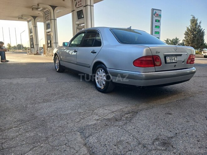 Mercedes E 240 1999, 336,821 km - 2.4 l - Bakı