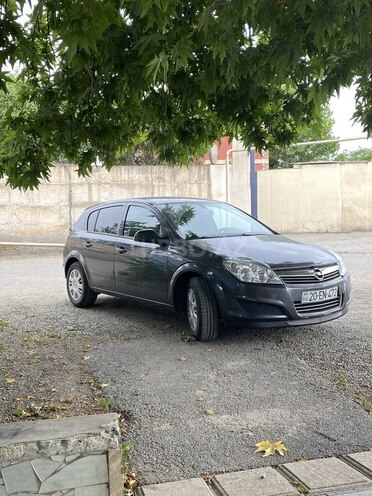 Opel Astra 2009, 205,000 km - 1.4 л - Gəncə