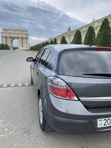 Opel Astra 2009, 205,000 km - 1.4 л - Gəncə