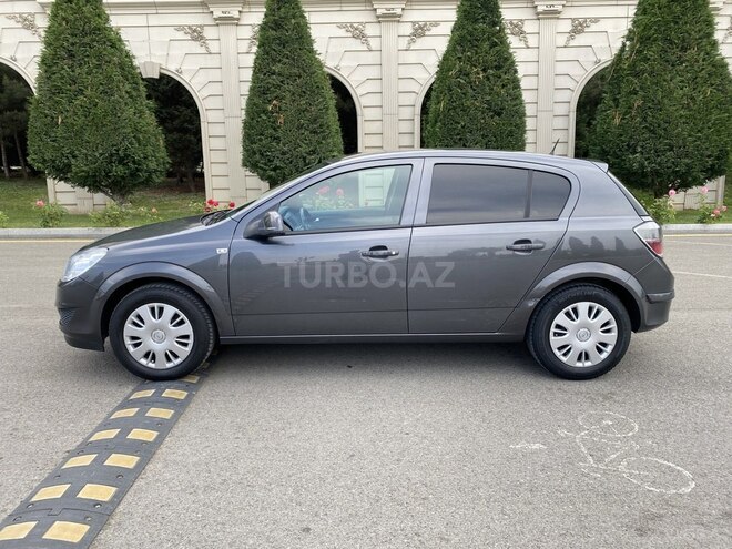 Opel Astra 2009, 205,000 km - 1.4 л - Gəncə