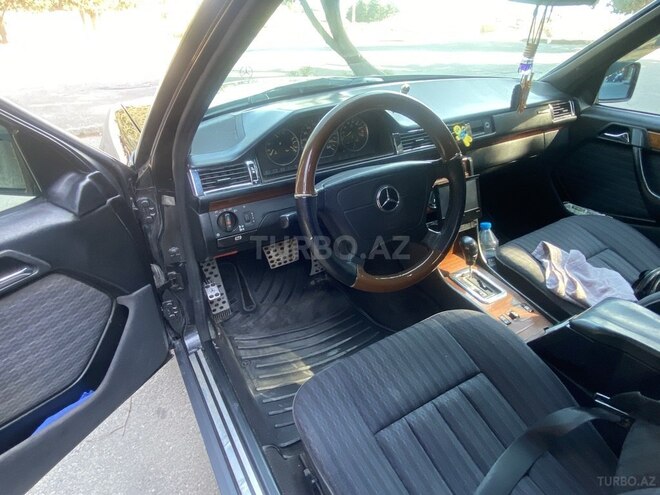 Mercedes E 220 1993, 352,000 km - 2.2 l - Bakı