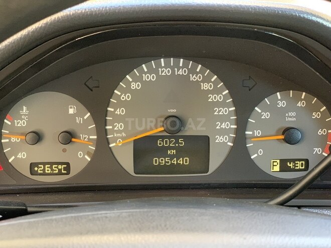 Mercedes E 320 2001, 95,440 km - 3.2 l - Bakı