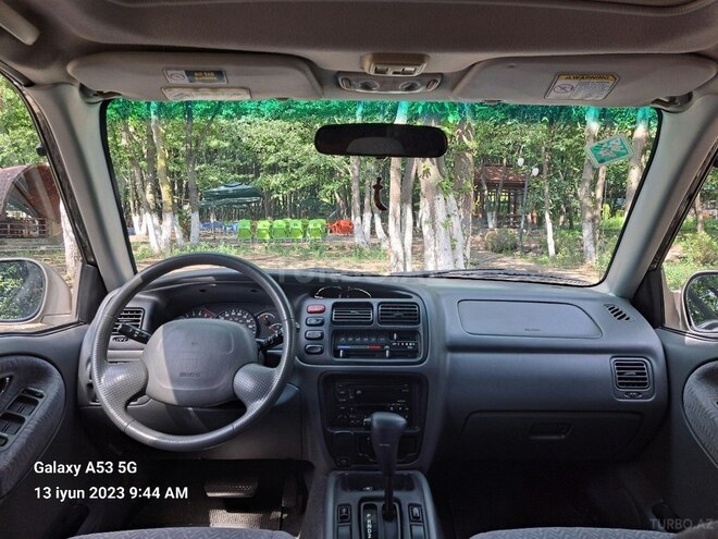 Suzuki  2000, 175,000 km - 2.7 l - Tovuz