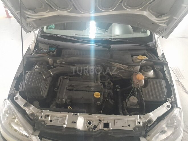Opel Corsa 2006, 253,000 km - 1.2 l - Gəncə