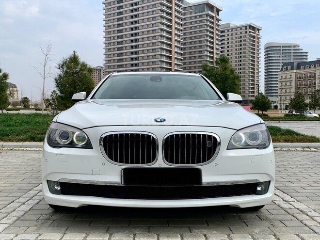 BMW 750 2009, 141,000 km - 4.4 l - Bakı