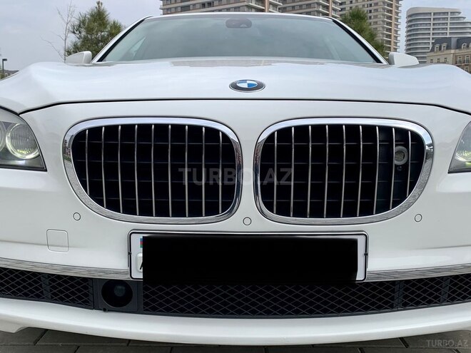BMW 750 2009, 141,000 km - 4.4 l - Bakı