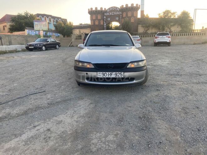 Opel Vectra 1997, 348,219 km - 1.6 л - Bakı