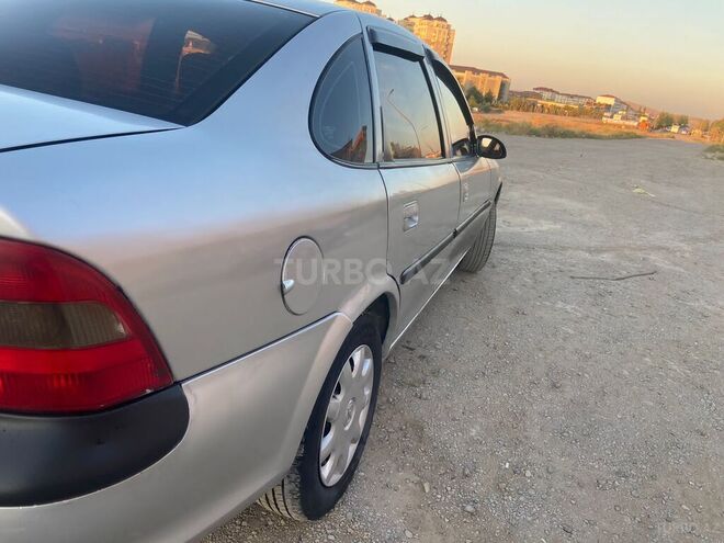 Opel Vectra 1997, 348,219 km - 1.6 л - Bakı