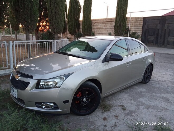 Chevrolet Cruze 2013, 240,000 km - 1.4 l - Salyan