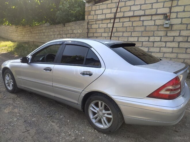 Mercedes C 200 2001, 290,000 km - 2.0 л - Qusar