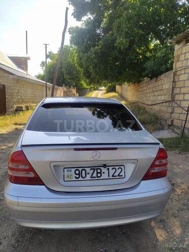 Mercedes C 200 2001, 290,000 km - 2.0 л - Qusar