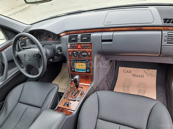 Mercedes E 220 2000, 290,000 km - 2.2 l - Balakən