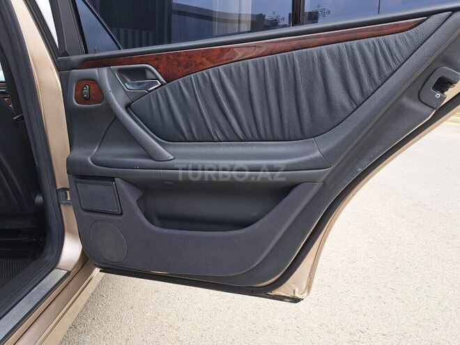 Mercedes E 220 2000, 290,000 km - 2.2 l - Balakən