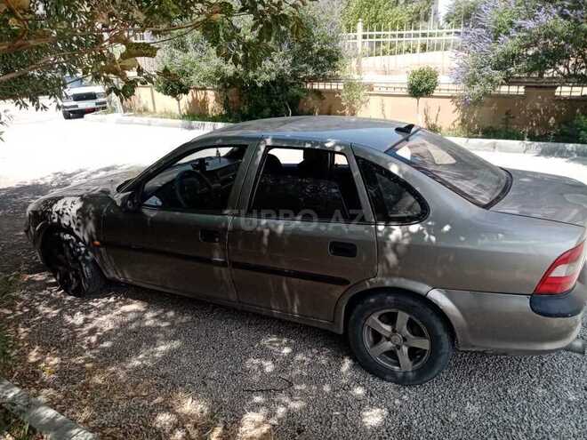 Opel Vectra 1996, 280,000 km - 1.8 l - Sumqayıt
