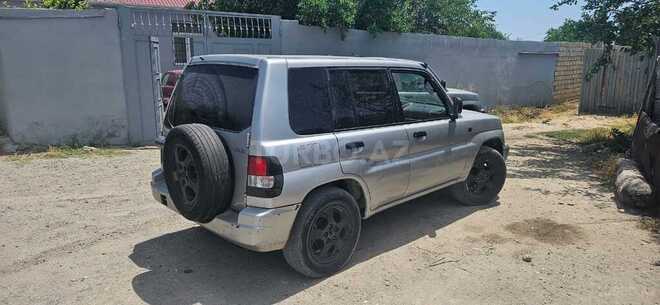 Mitsubishi Pajero io 1999, 252,525 km - 2.0 л - Sumqayıt