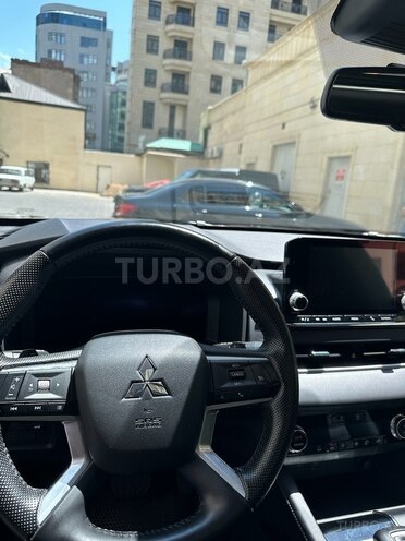 Mitsubishi Outlander 2022, 9,850 km - 2.5 л - Bakı