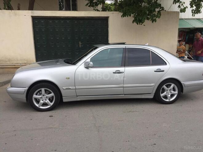 Mercedes E 240 1998, 150,000 km - 2.4 l - Bakı