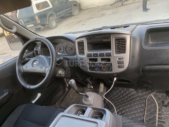 Nissan Urvan 2007, 287,003 km - 3.0 l - Bakı