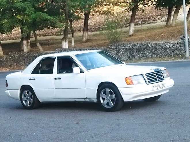 Mercedes E 230 1991, 295,000 km - 2.3 l - Bakı
