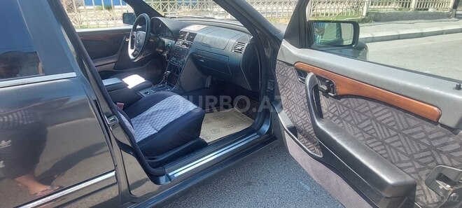 Mercedes C 220 1995, 414,000 km - 2.2 l - Bakı