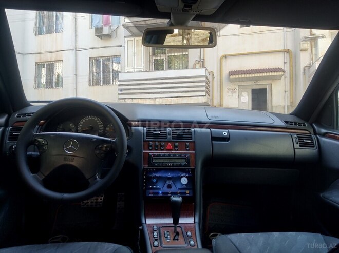 Mercedes E 220 2001, 322,000 km - 2.2 l - Bakı