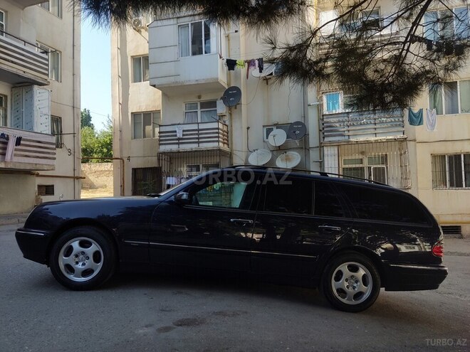 Mercedes E 220 2001, 322,000 km - 2.2 l - Bakı