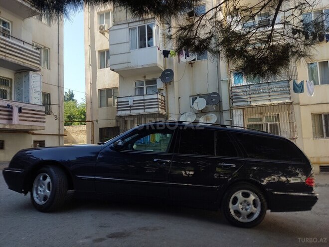 Mercedes E 220 2001, 322,000 km - 2.2 l - Bakı