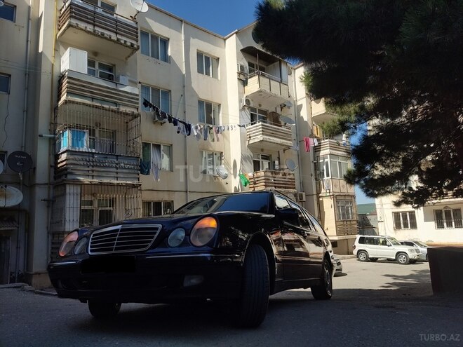 Mercedes E 220 2001, 322,000 km - 2.2 l - Bakı