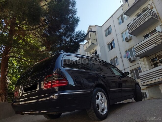 Mercedes E 220 2001, 322,000 km - 2.2 l - Bakı
