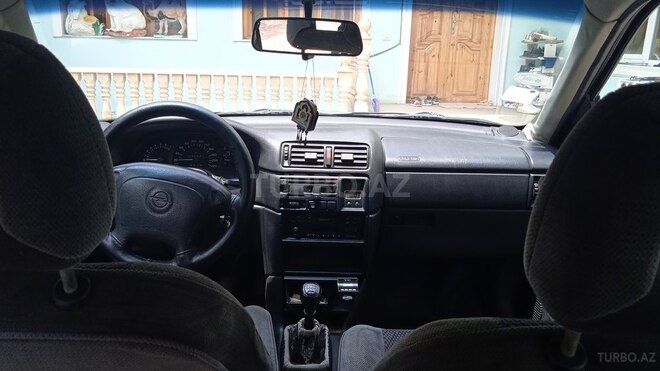 Opel Vectra 1995, 292,000 km - 1.8 л - Gəncə