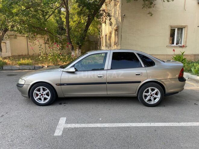 Opel Vectra 1996, 224,000 km - 1.8 l - Sumqayıt