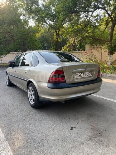 Opel Vectra 1996, 224,000 km - 1.8 l - Sumqayıt
