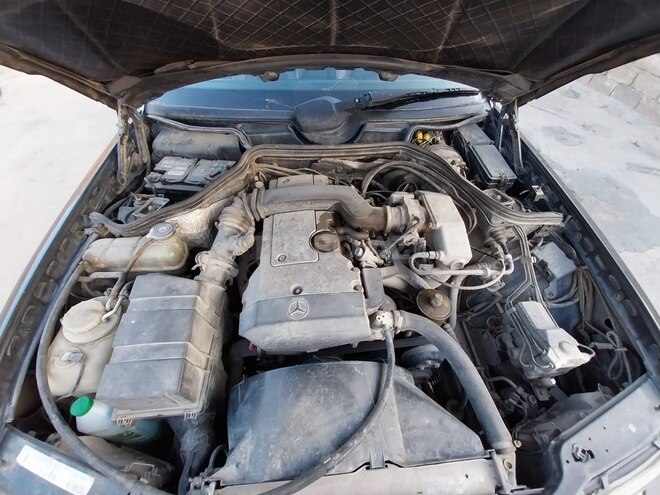 Mercedes E 220 1994, 300,000 km - 2.2 л - Bakı